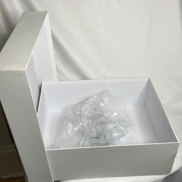 Balenciaga White Logo Box - Picture 3 of 3